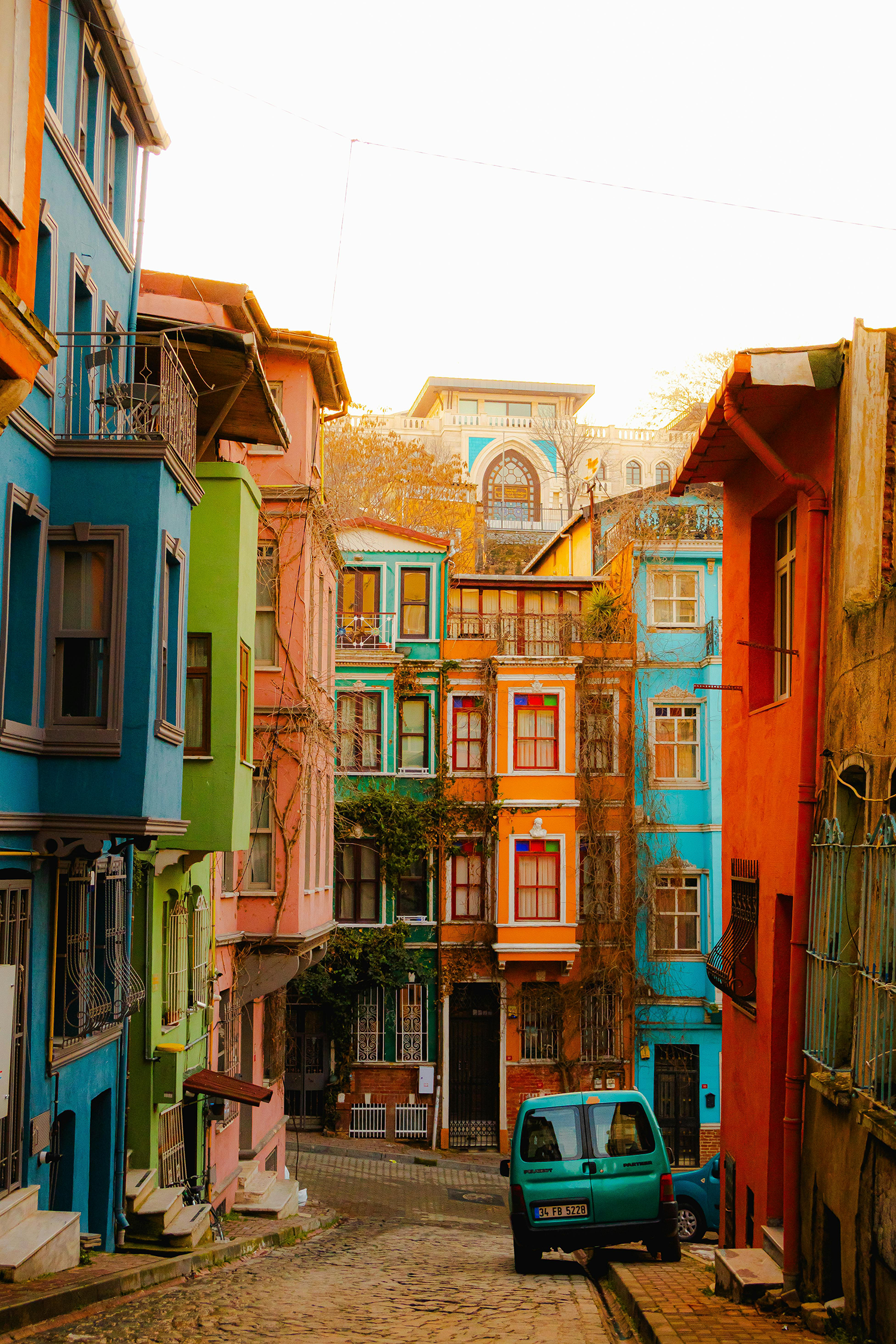 Reistips voor Istanbul: De kleurrijke historische huizen in de wijk Balat